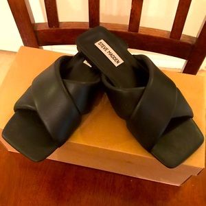 Steve Madden black sandals